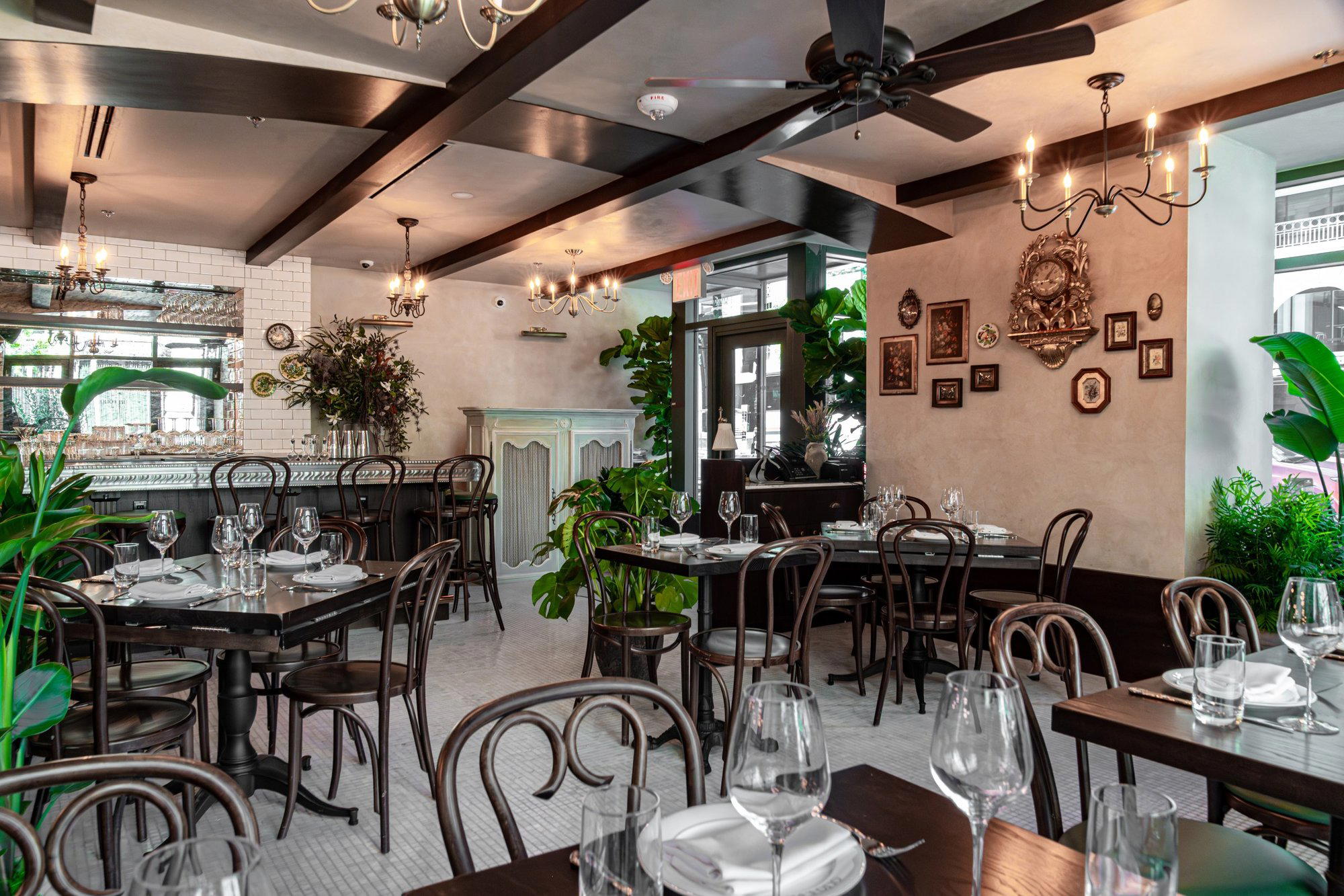 OLIO E PIÙ restaurant in Washington DC, United States