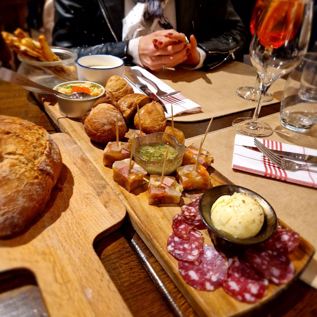 A Côté