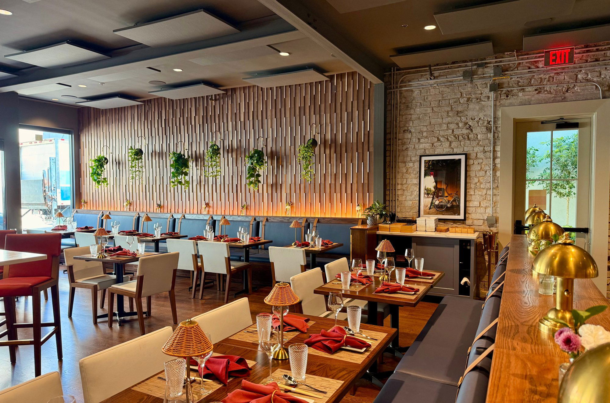 Two Bit Club, Restaurant in Charleston