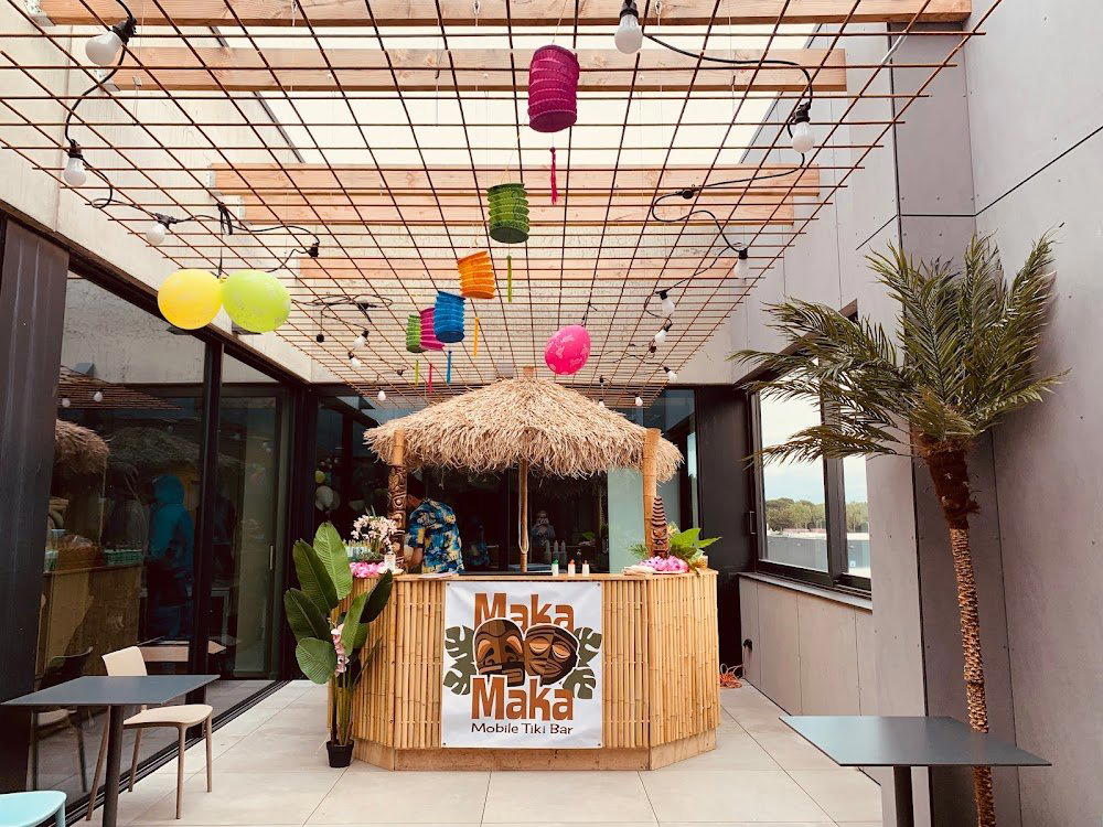 Maka-Maka Mobiele Tiki Cocktailbar restaurant in Maldegem, Belgium