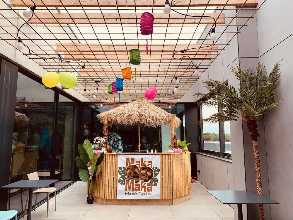 Maka-Maka Mobiele Tiki Cocktailbar, Restaurant in Maldegem