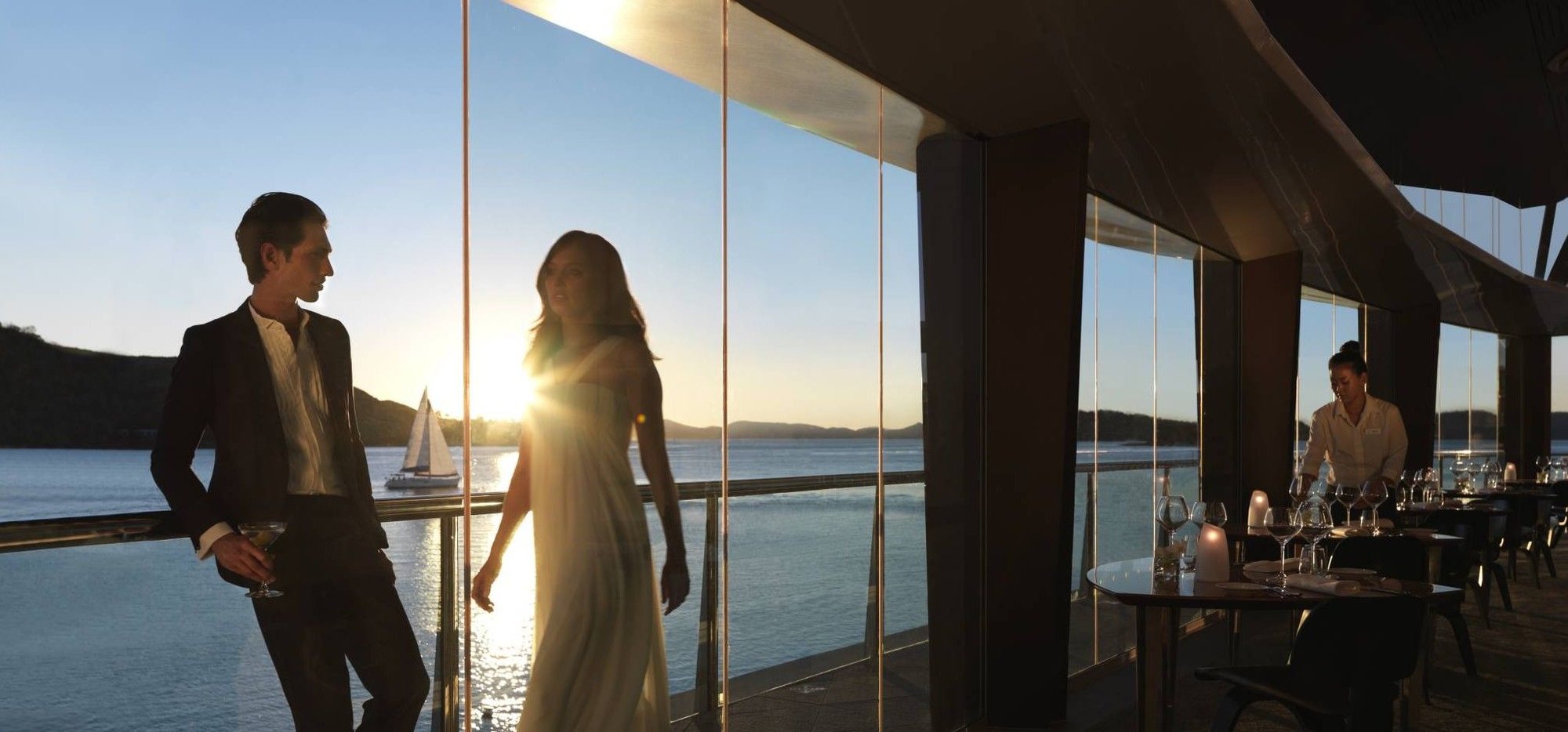 Bommie Restaurant, Restaurant in Hamilton Island