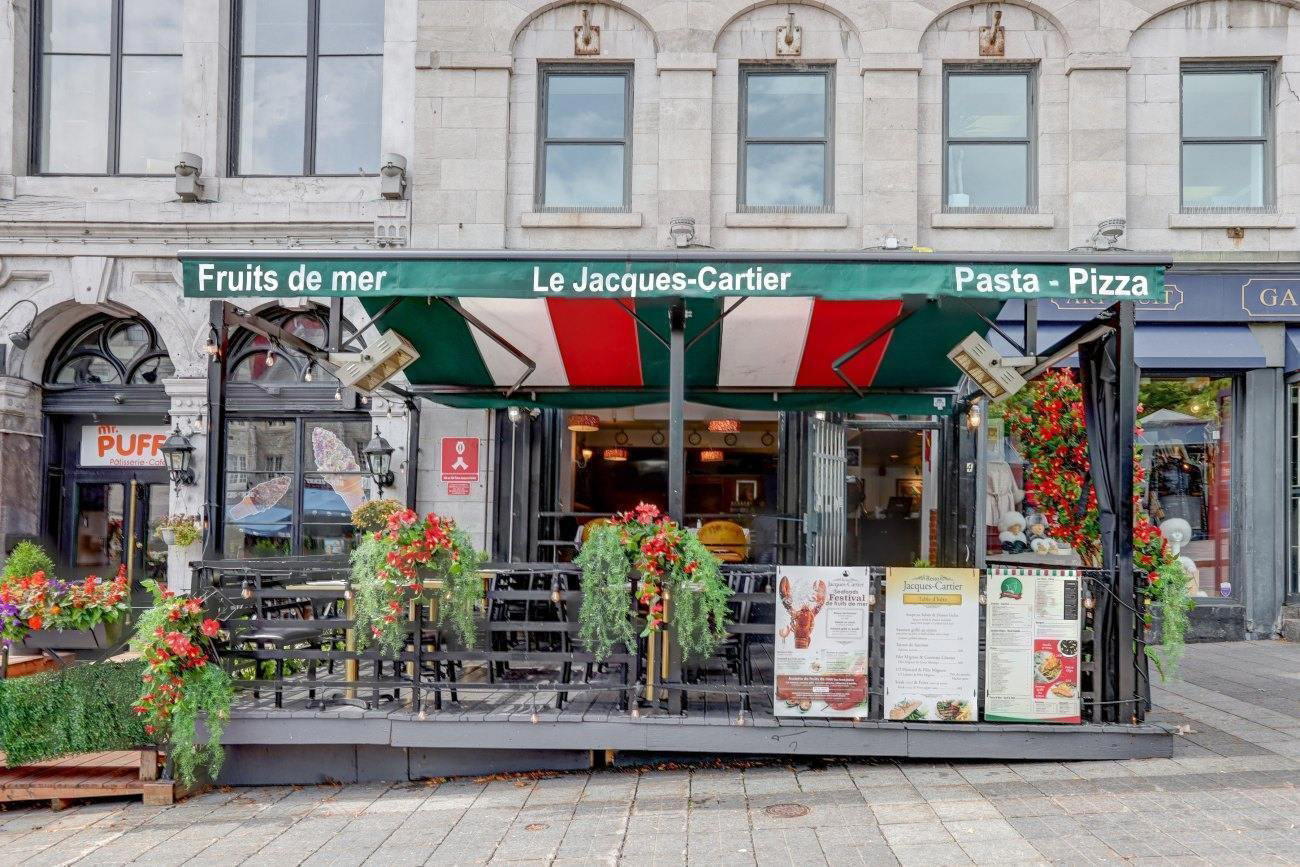 Pl. Jacques-Cartier restaurant in Montréal, Canada