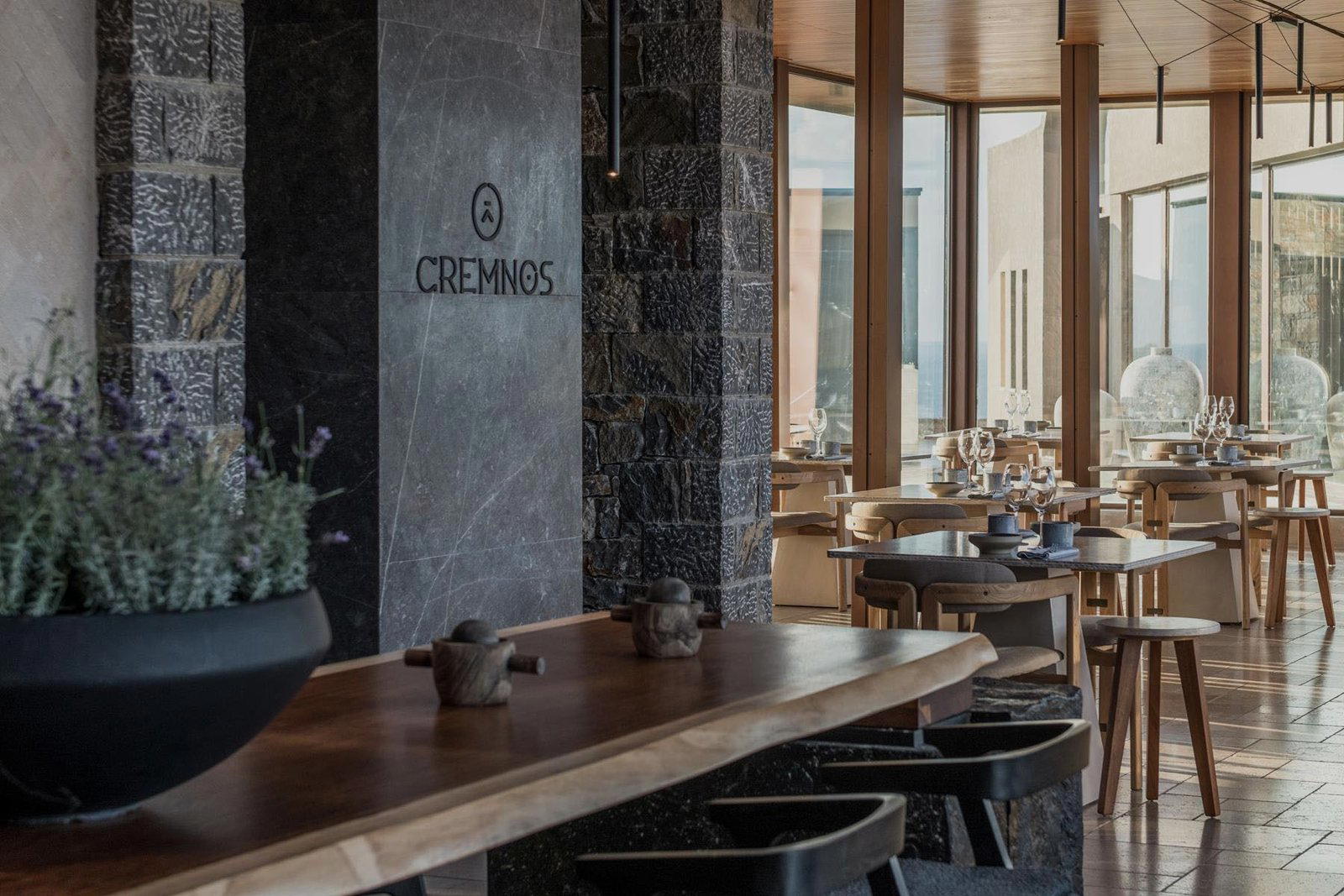 Cremnos restaurant in Agia Pelagia