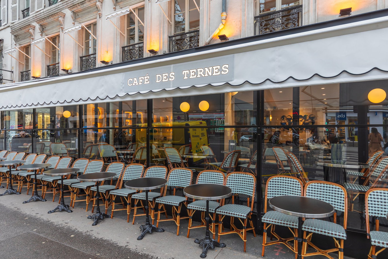 Le Café des Ternes, Paris, France