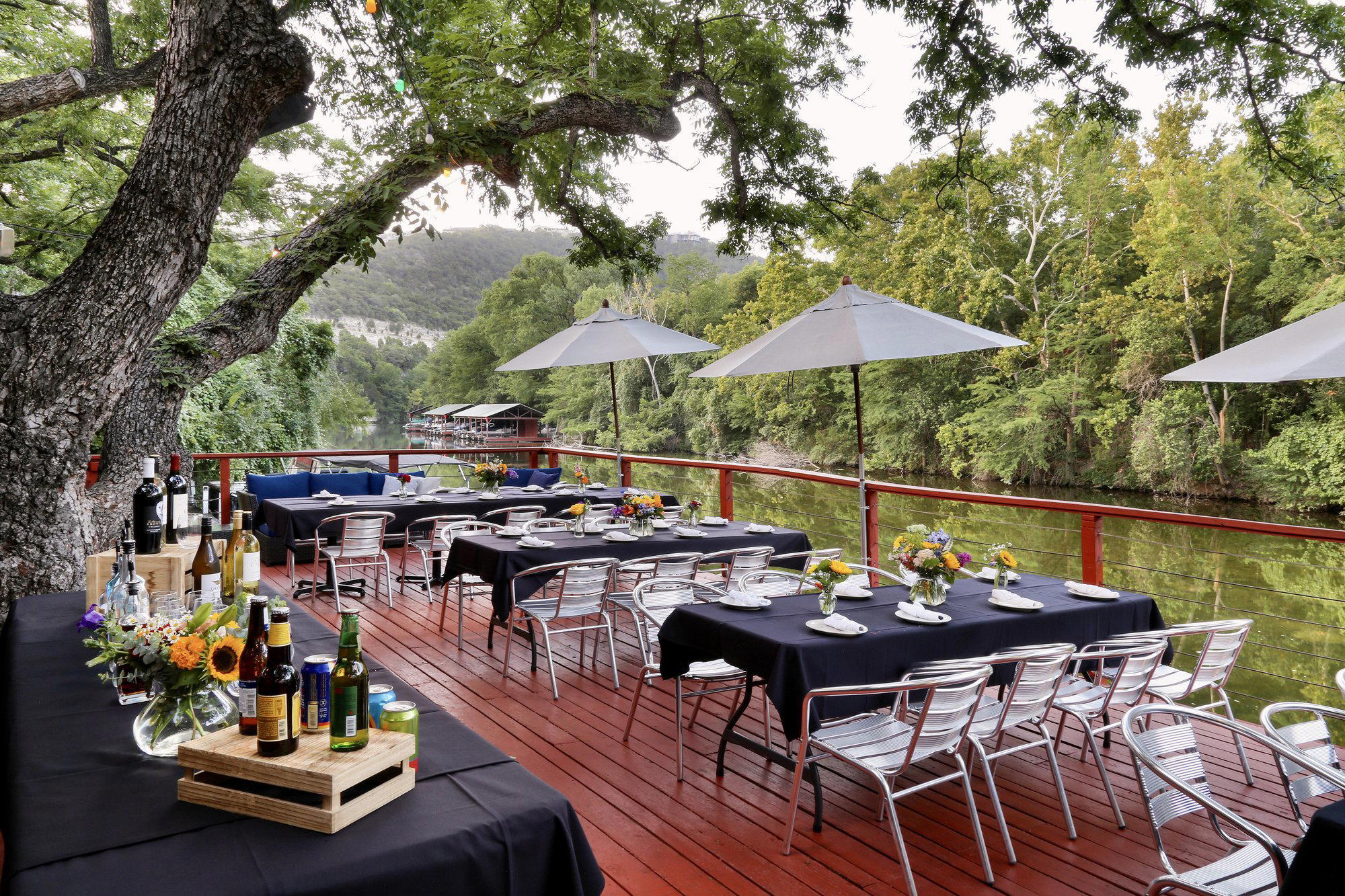 County Line on the Lake restaurant in Austin, United States