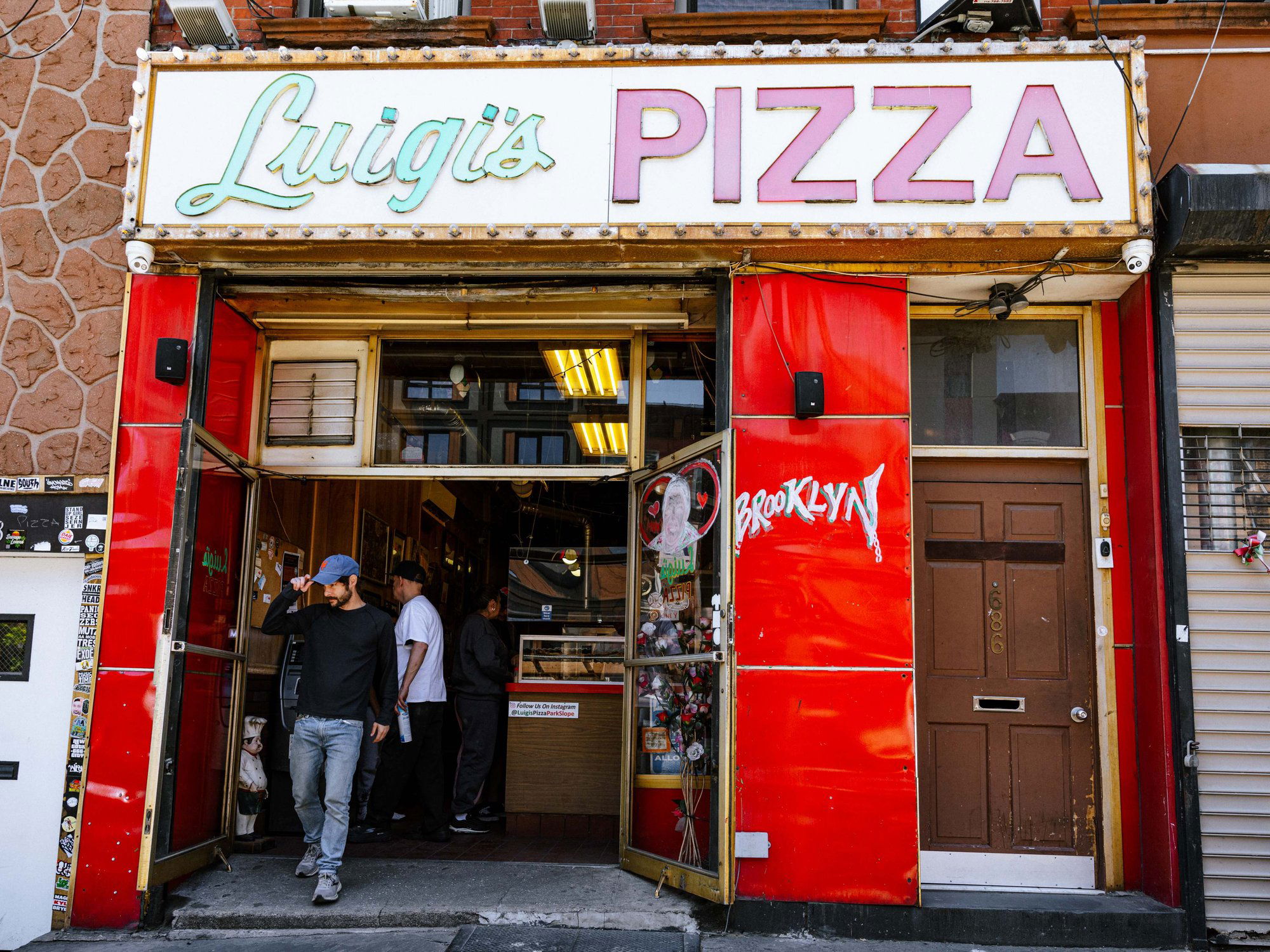 Luigi's Pizza, Restaurant in Brooklyn