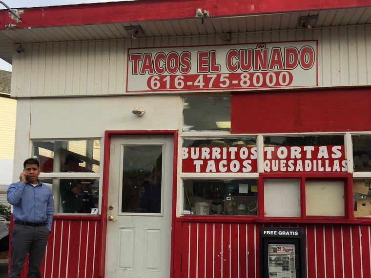 Tacos El Cuñado Bridge St., Grand Rapids, United States