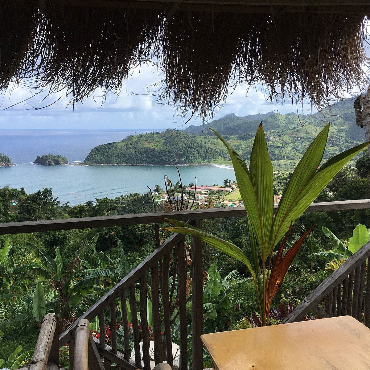 Islet View Restaurant & Bar, Restaurant in Castle Bruce