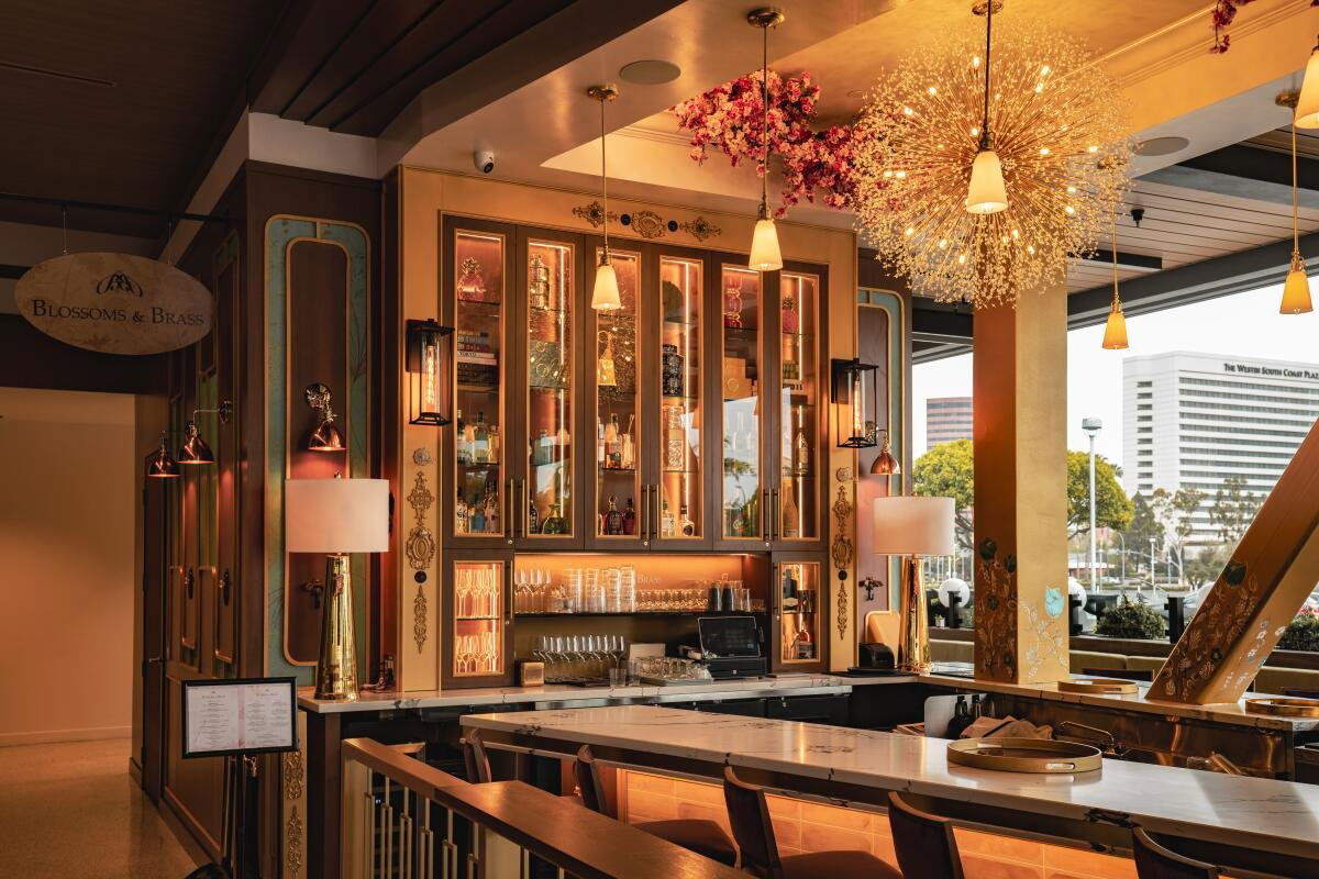 Collage, Restaurant in Costa Mesa