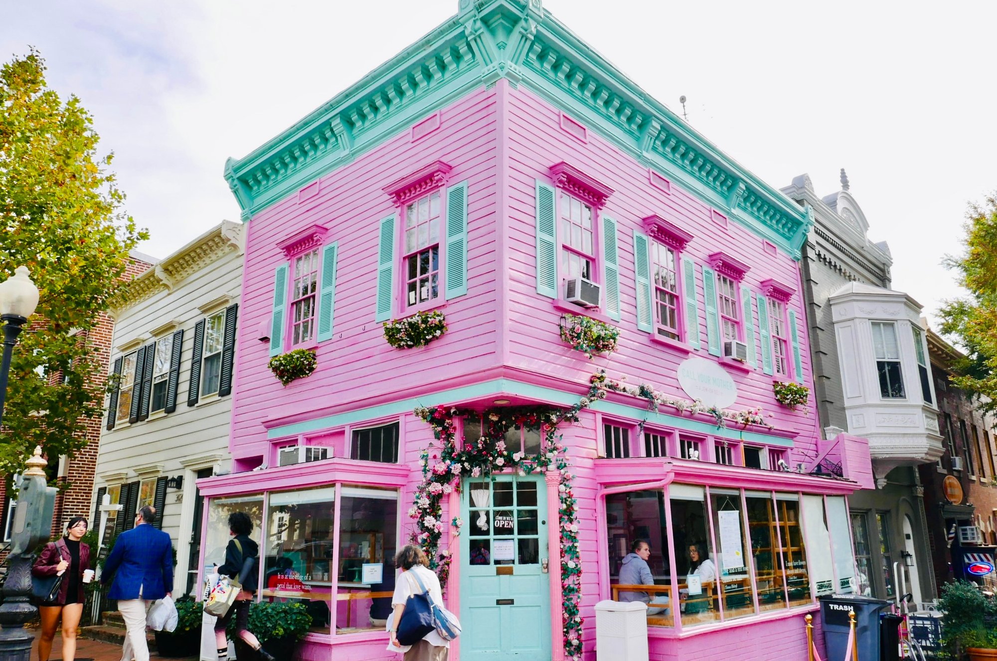 Call Your Mother restaurant in Chicago, United States