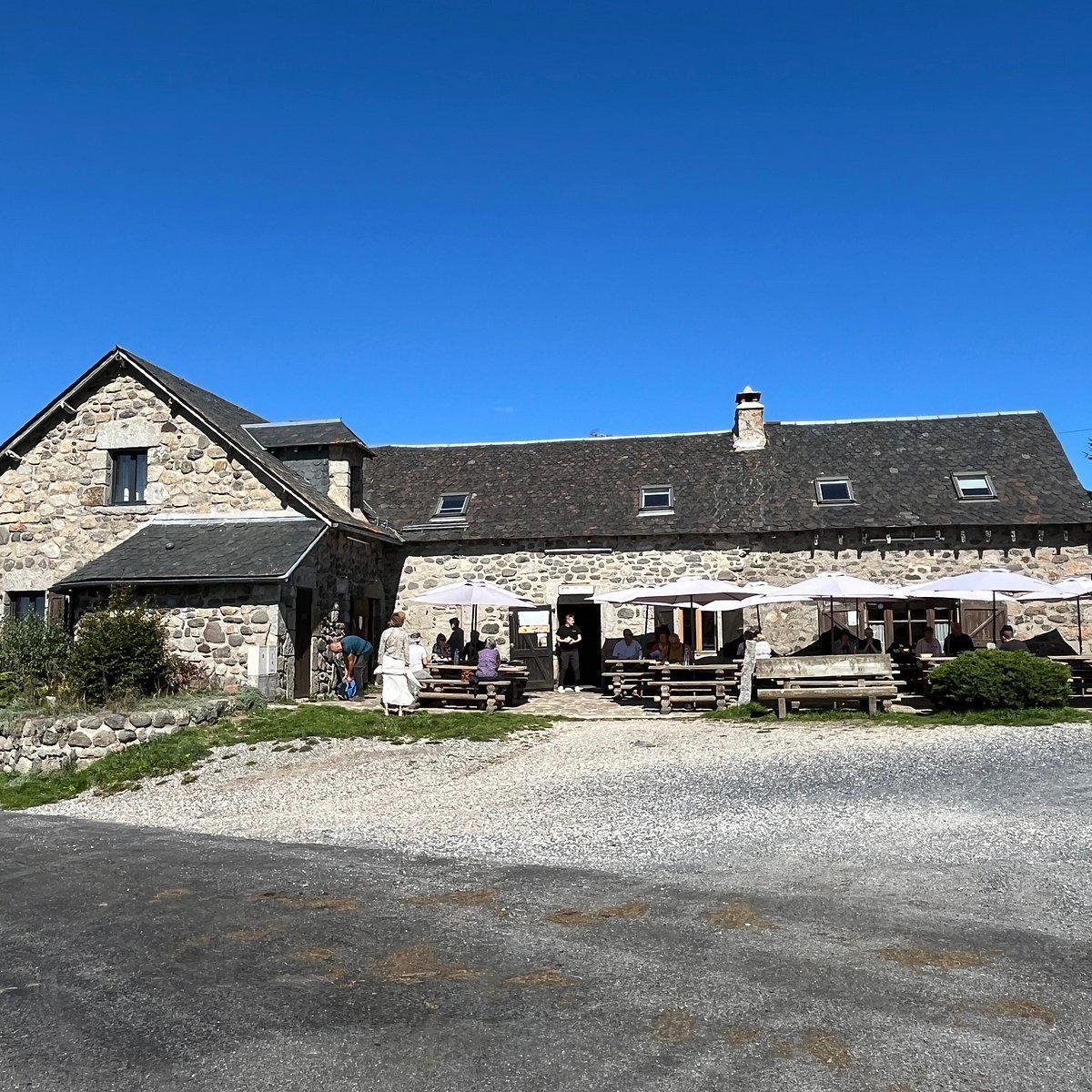 Relais des lacs restaurant in Les Salces, France
