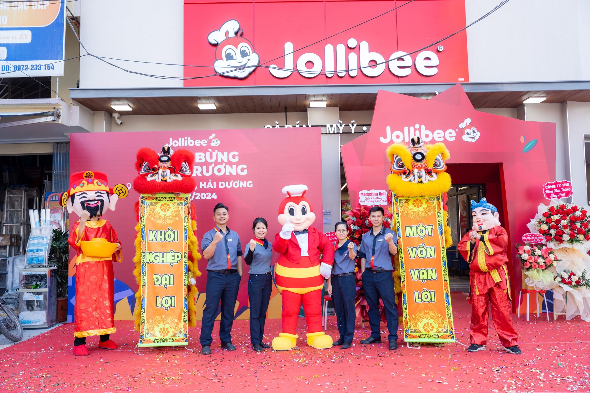 Jollibee Phá» Thá»ng Nháº¥t restaurant in Hai Duong, Vietnam