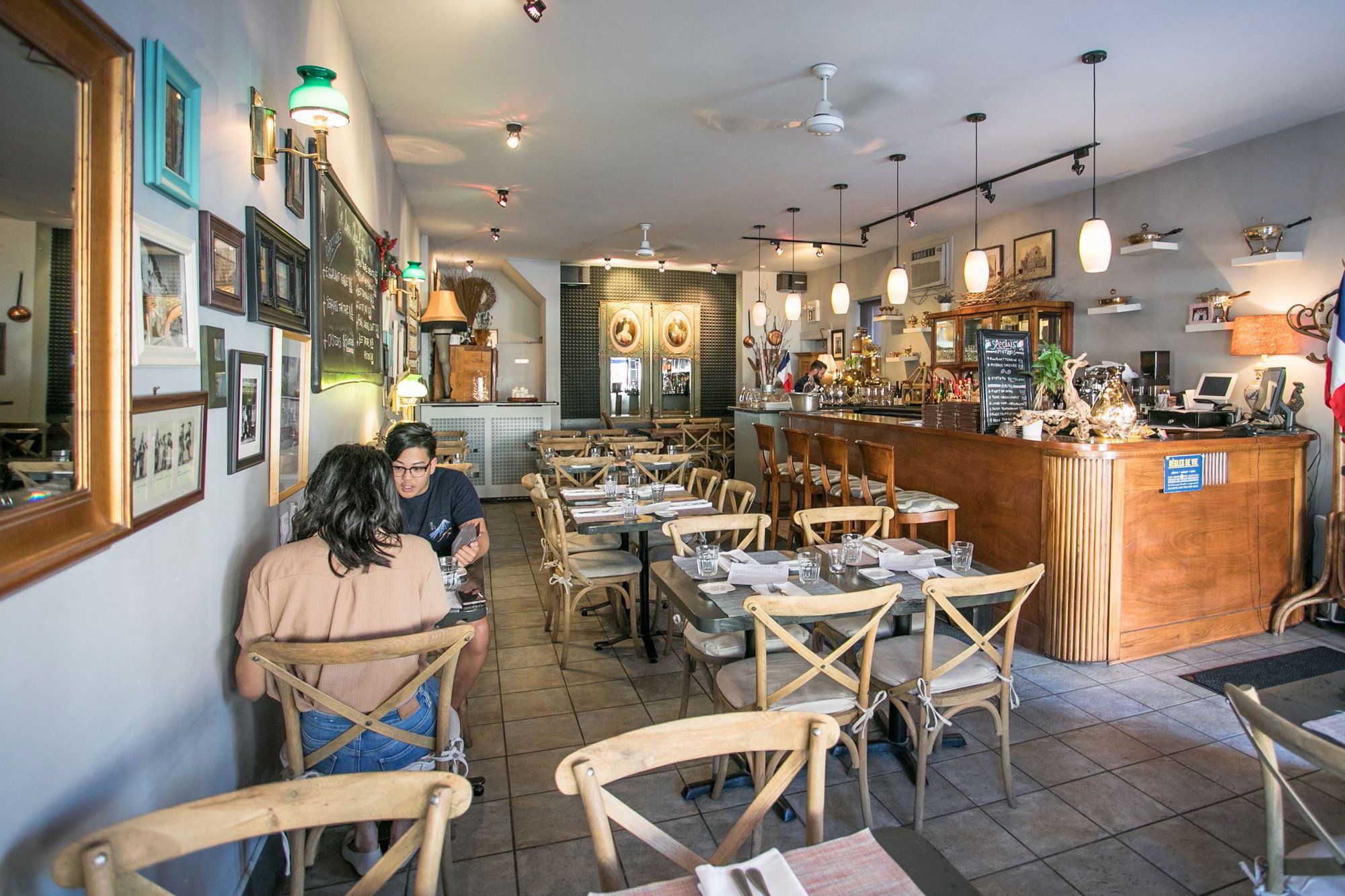 Batifole, Restaurant in Toronto