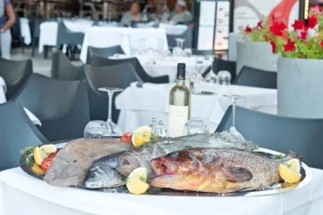 Le Bistrot dans l'Herbe, Calvi, France