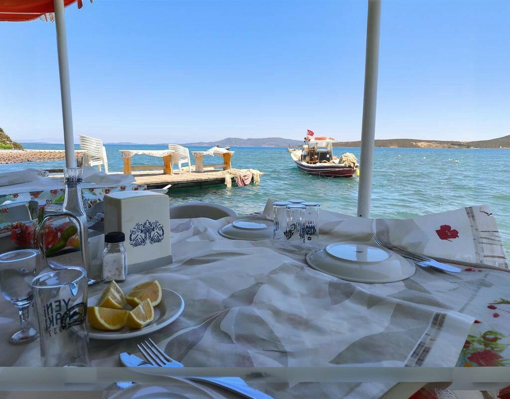 Partal Kardeşler Balık Restorant restaurant in Urla, Turkey