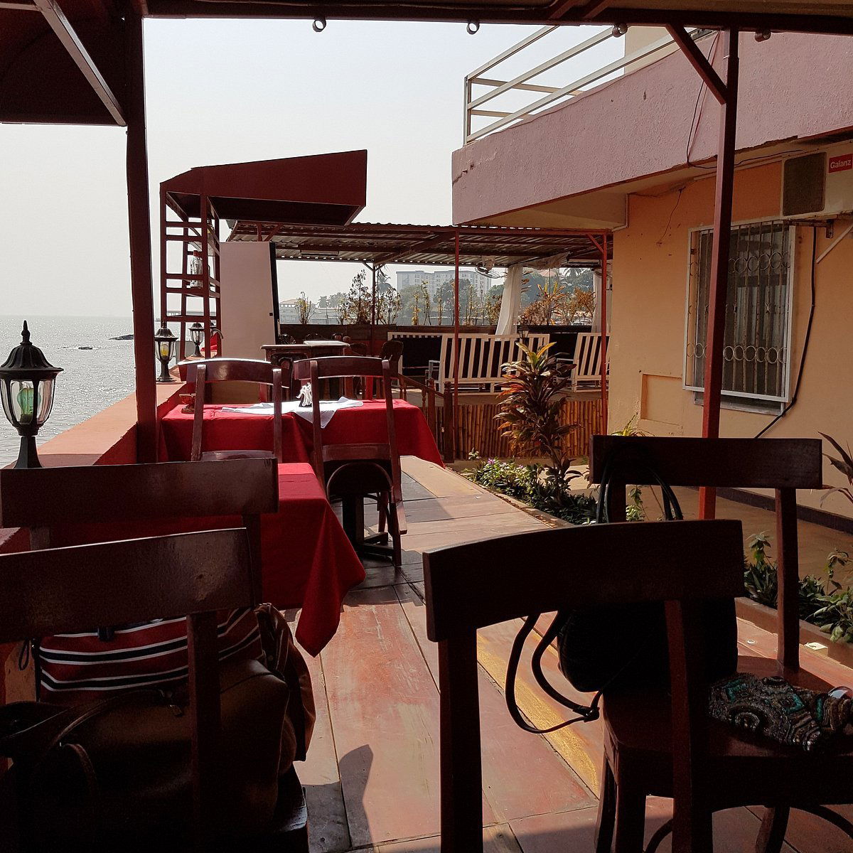 Le Parisien, Restaurant in Conakry