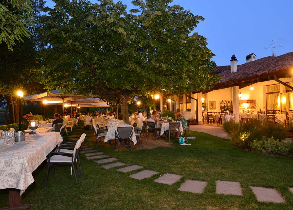 La Dacia, Restaurant in Garda