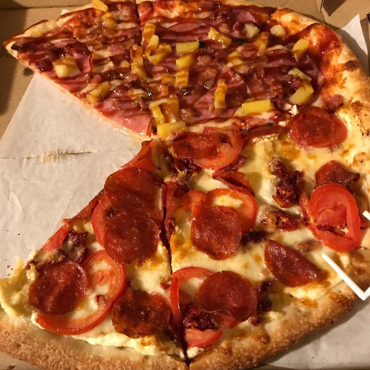 Paul's Live From New York Pizza restaurant in Eureka