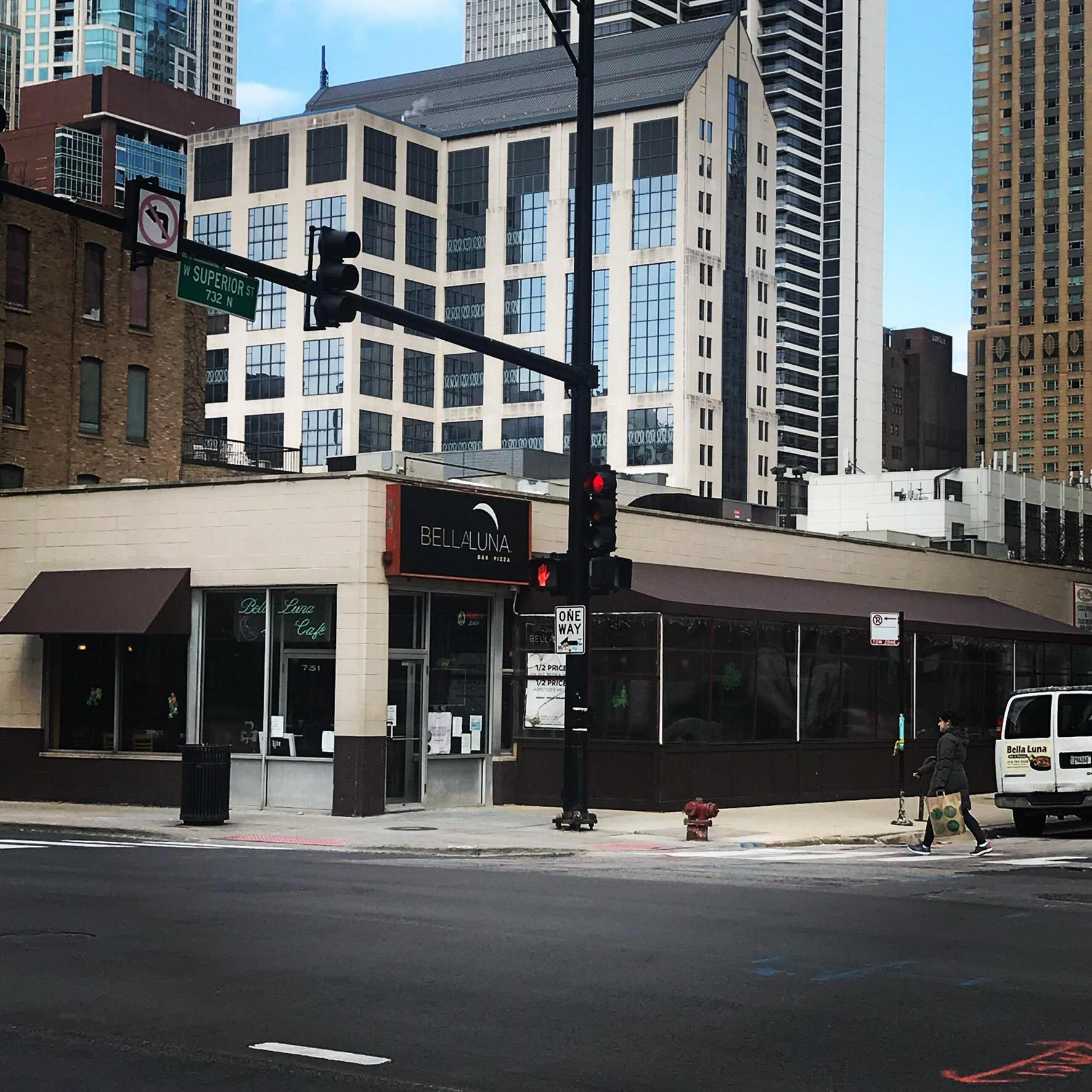 Bella Luna Cafe restaurant in Chicago, United States