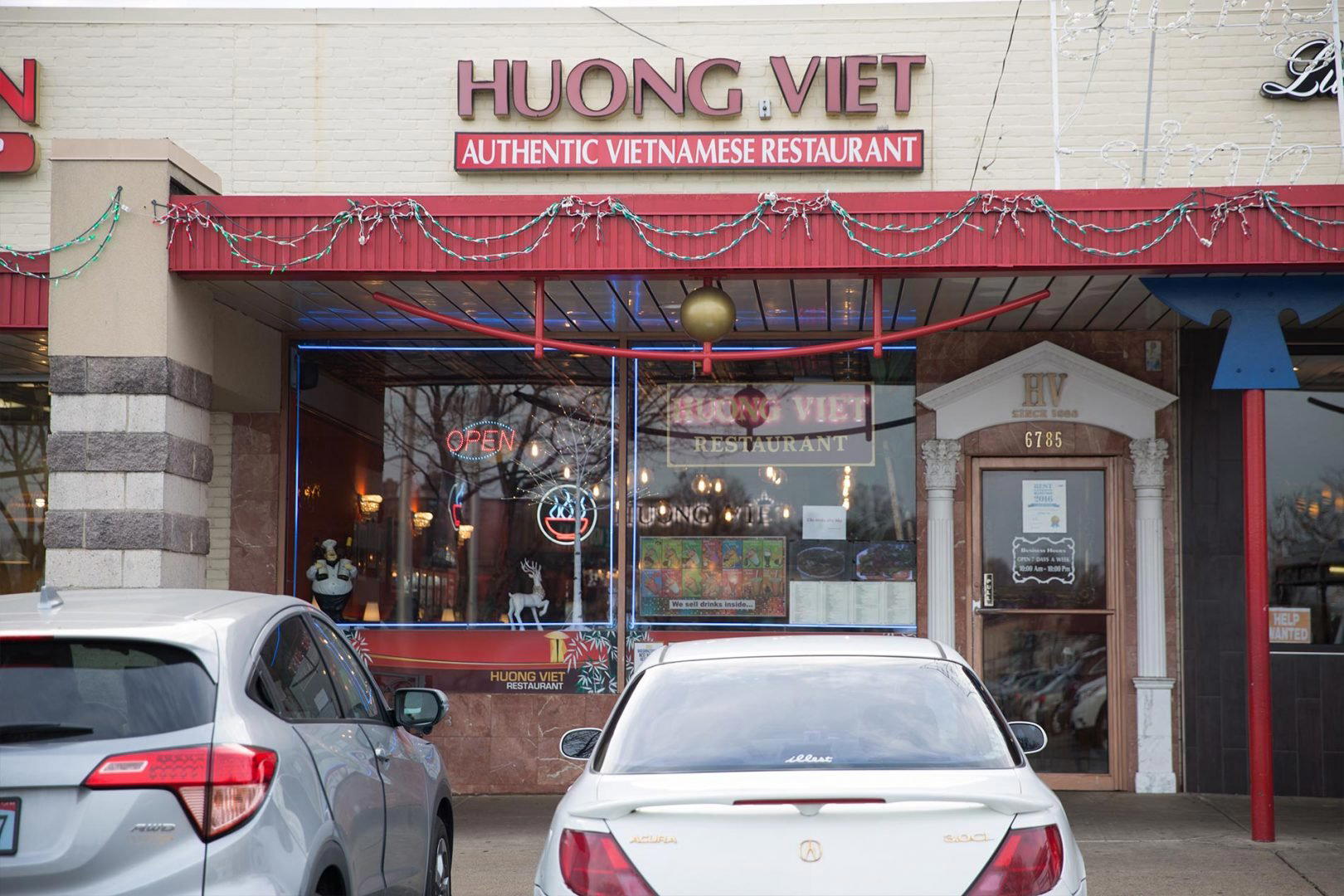 Huong Viet restaurant in Falls Church, United States