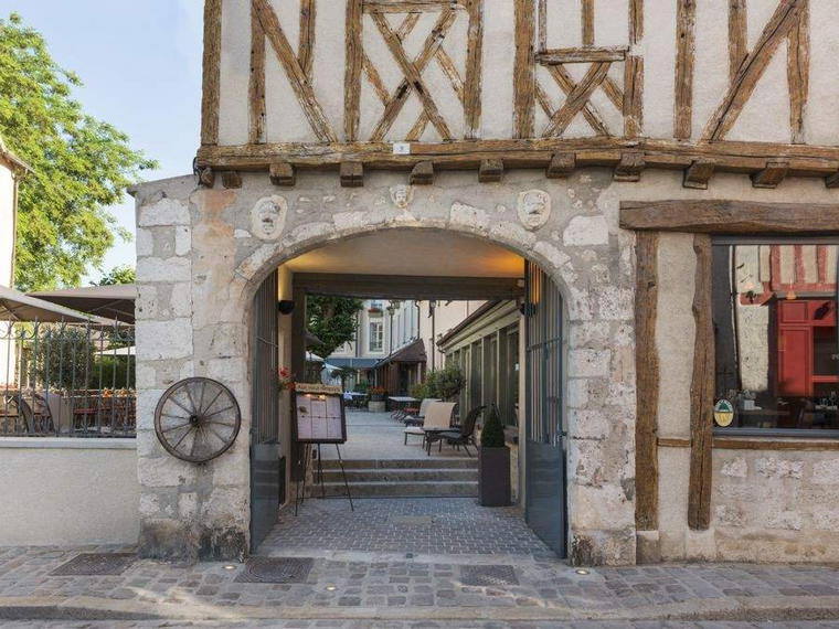 Aux Vieux Remparts, Provins, France