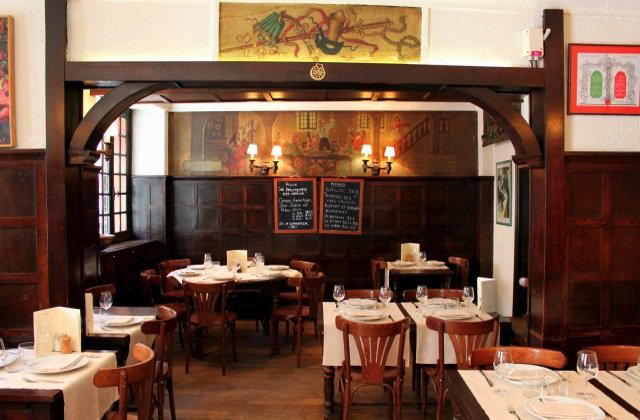 Repaire de Cartouche restaurant in Paris, France