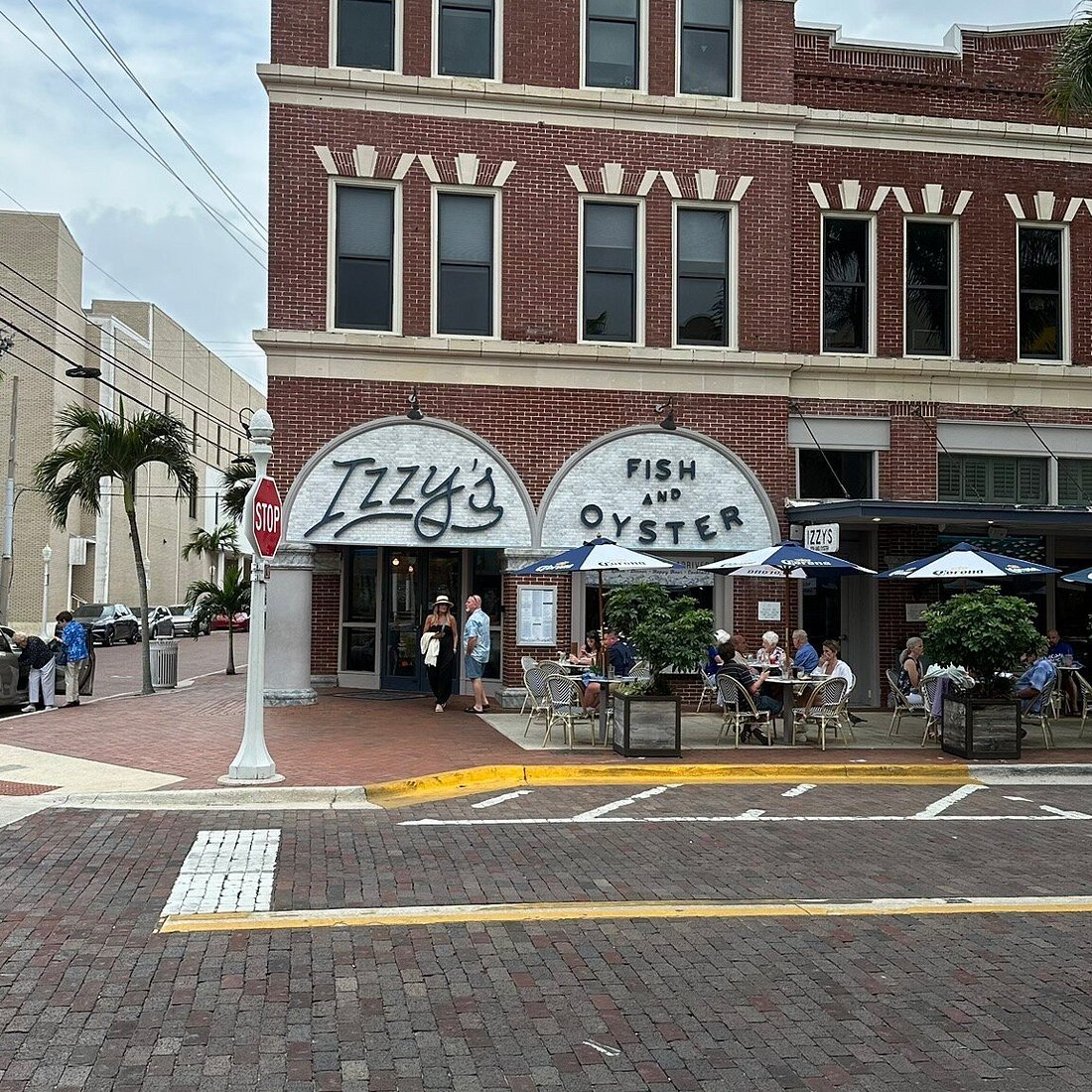 Izzy's Fish & Oyster restaurant in Fort Myers, United States