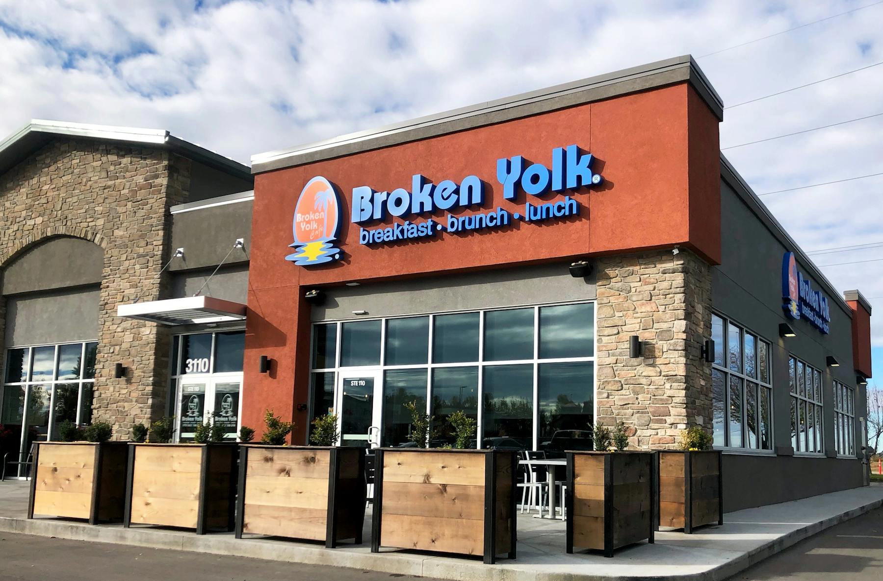 Broken Yolk Cafe restaurant in San Diego, United States