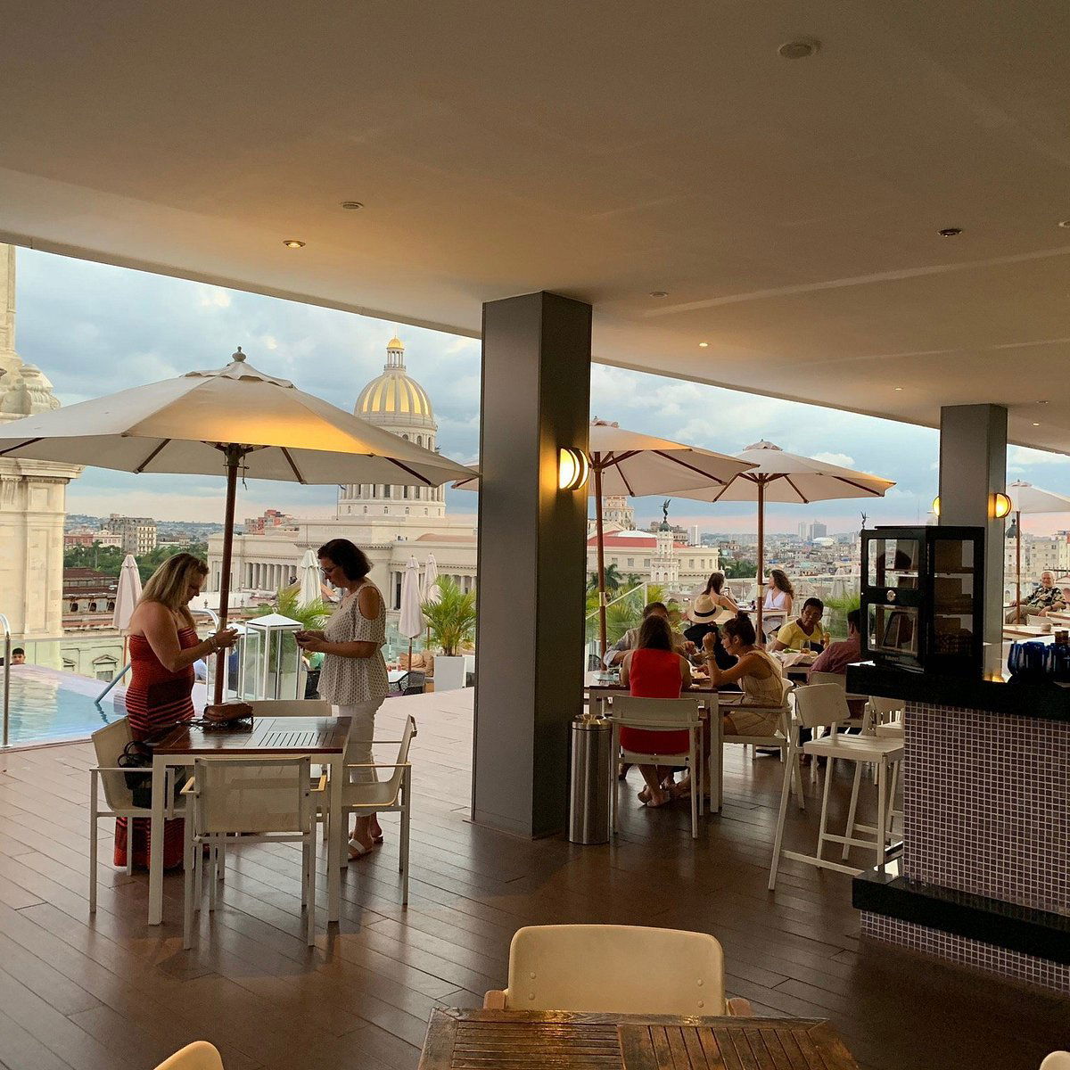 San Cristobal Panoramic Restaurant, Restaurant in Havana