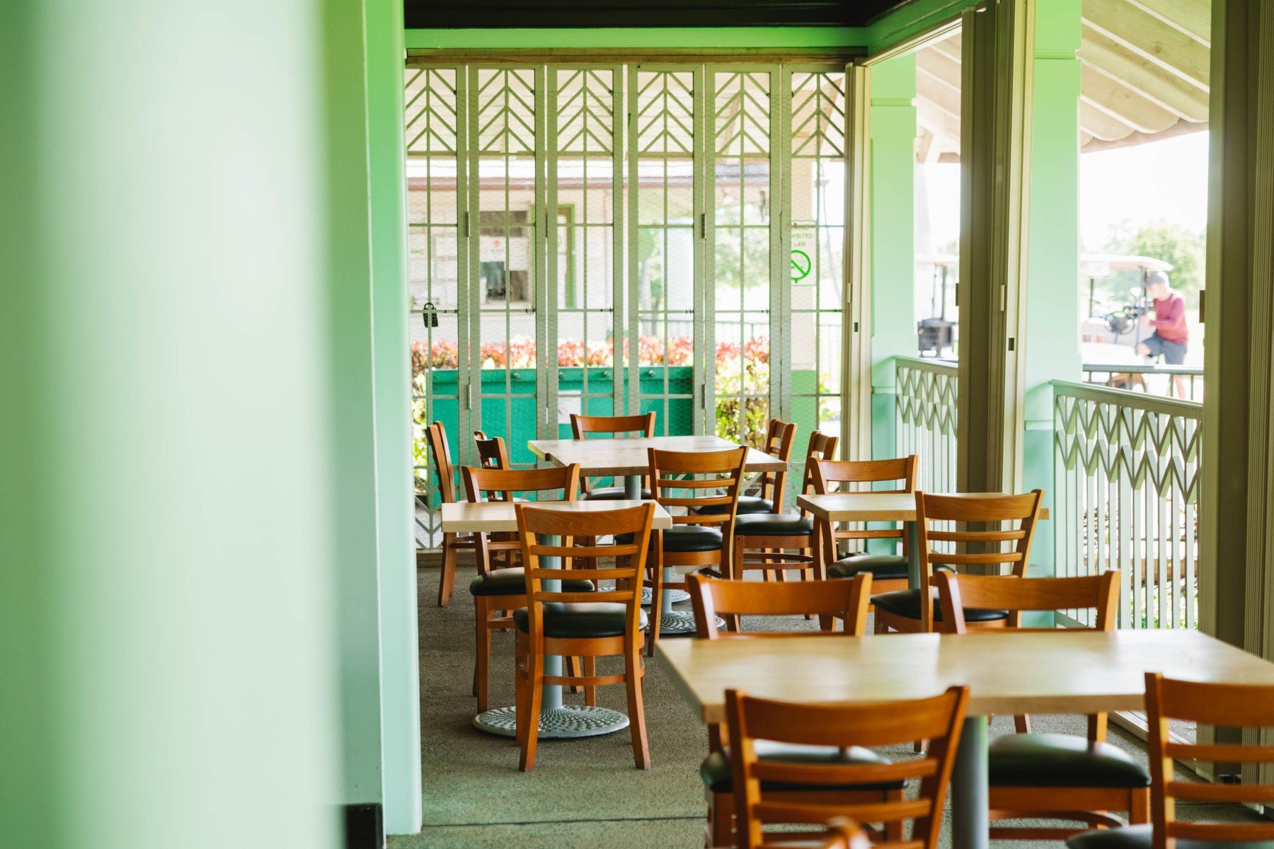 Fairway Tavern, Restaurant in Ewa Beach