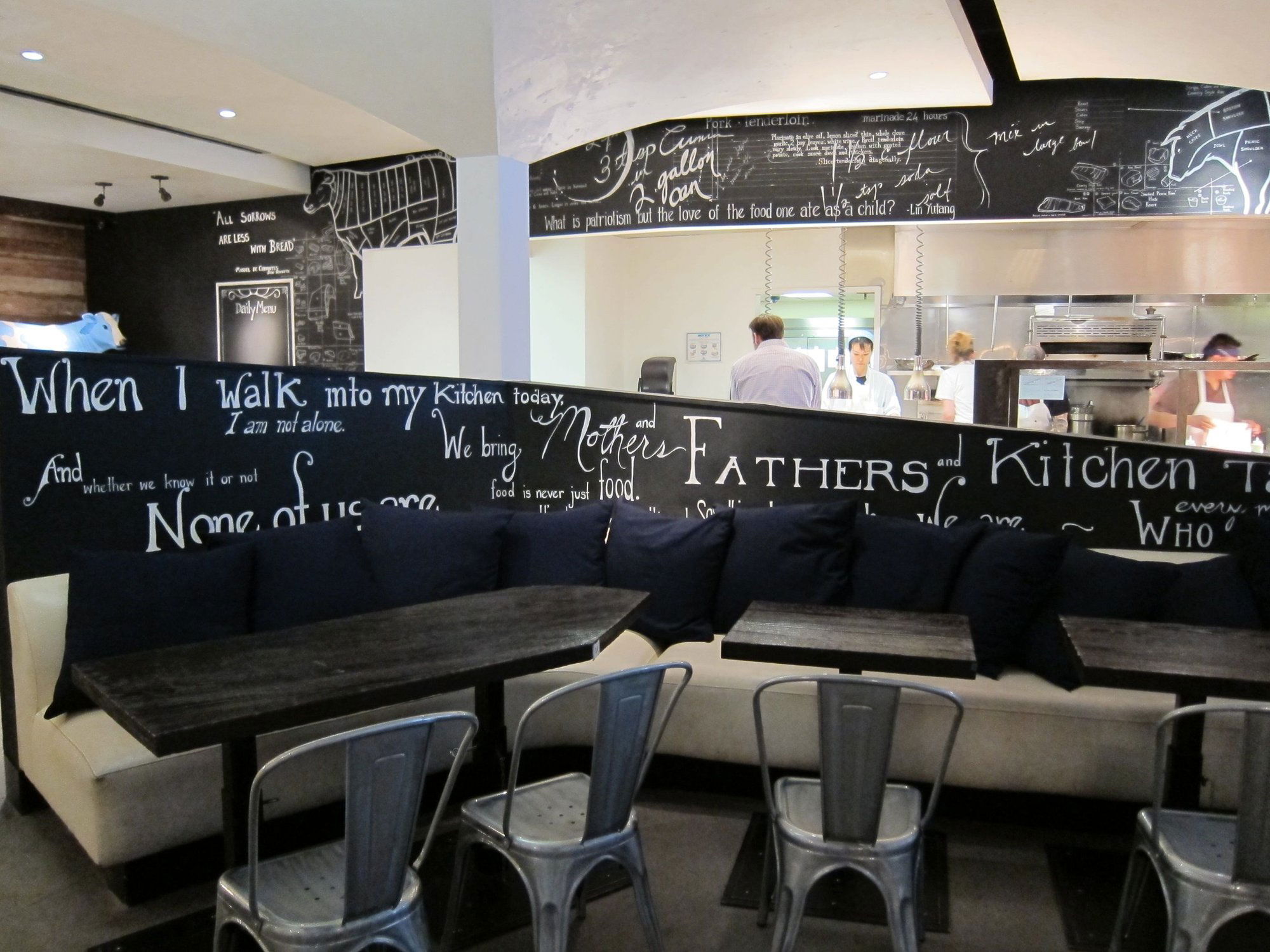 Blue Cow Kitchen & Bar, Restaurant in Los Angeles