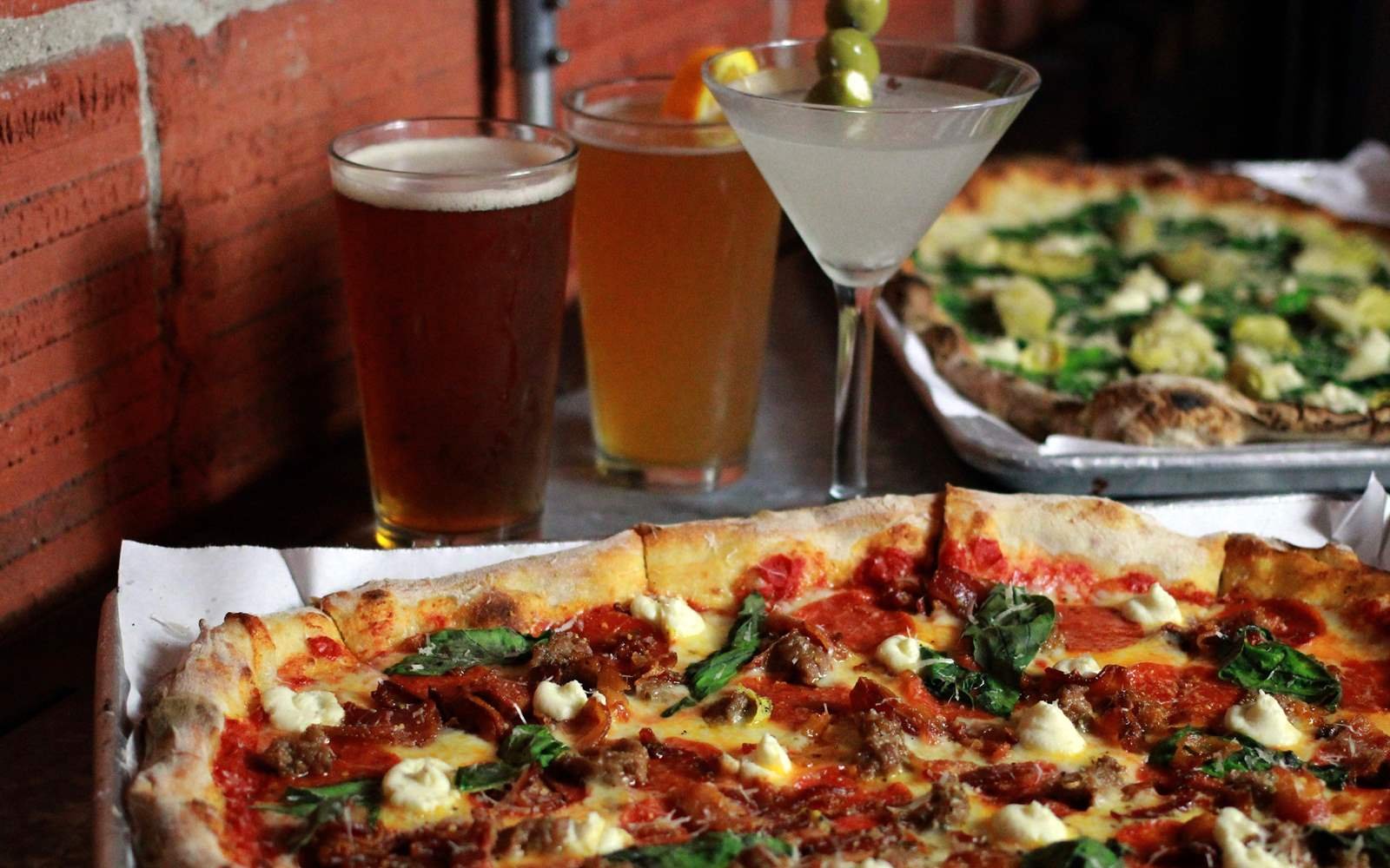 Basic Bar & Pizza, Restaurant in San Diego