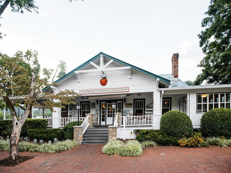 Applewood Farmhouse Restaurant, Sevierville, United States