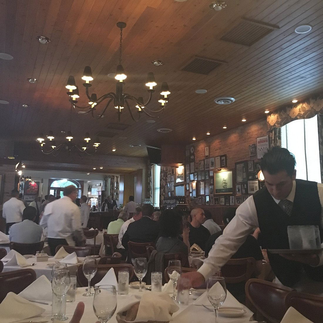 Erie Cafe, Restaurant in Chicago