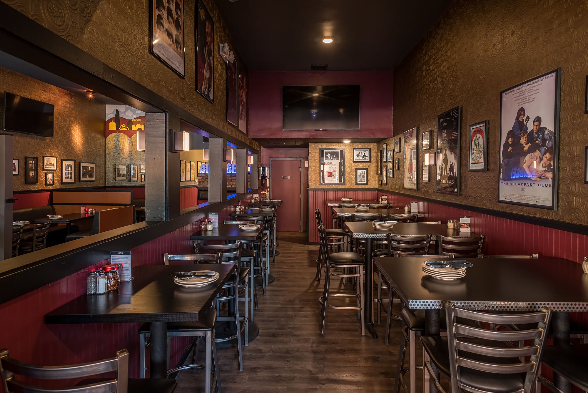 Gino's East of Chicago, Restaurant in Sherman Oaks