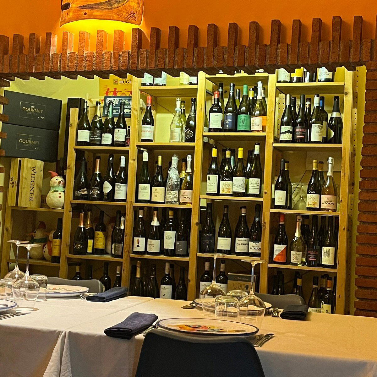 Trattoria Miró restaurant in Valverde, Italy