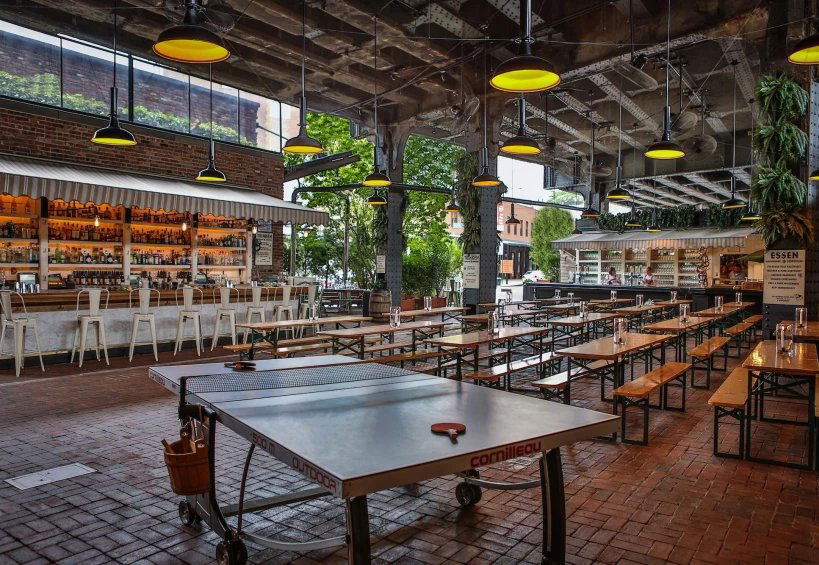 The Standard Biergarten, Restaurant in New York City