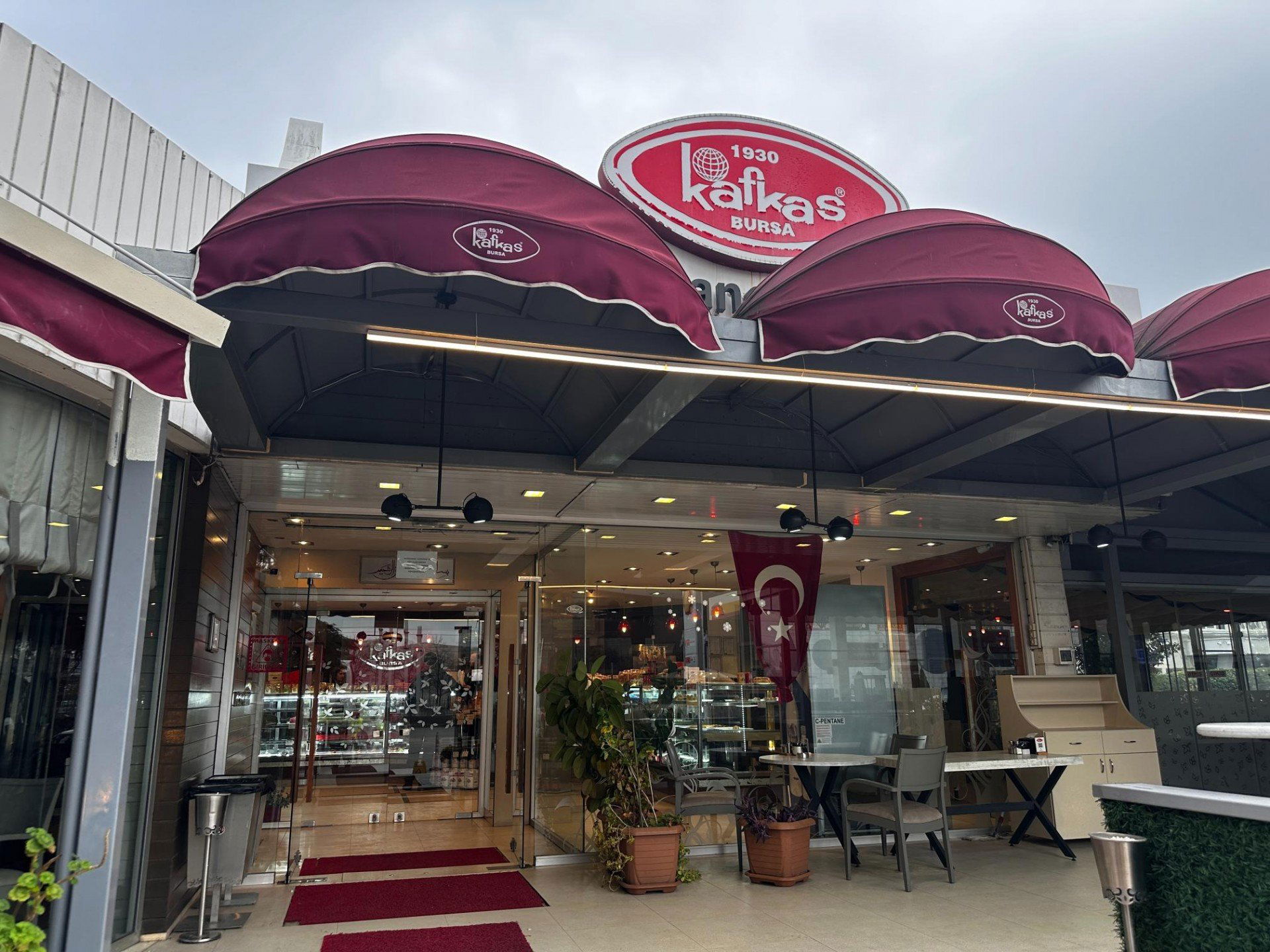 Kafkas Cafe Pastane Restaurant, Restaurant in Bursa