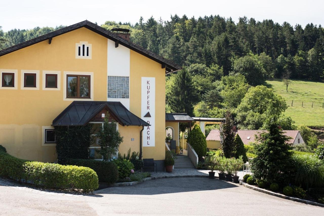 Görg, Katzelsdorf, Austria