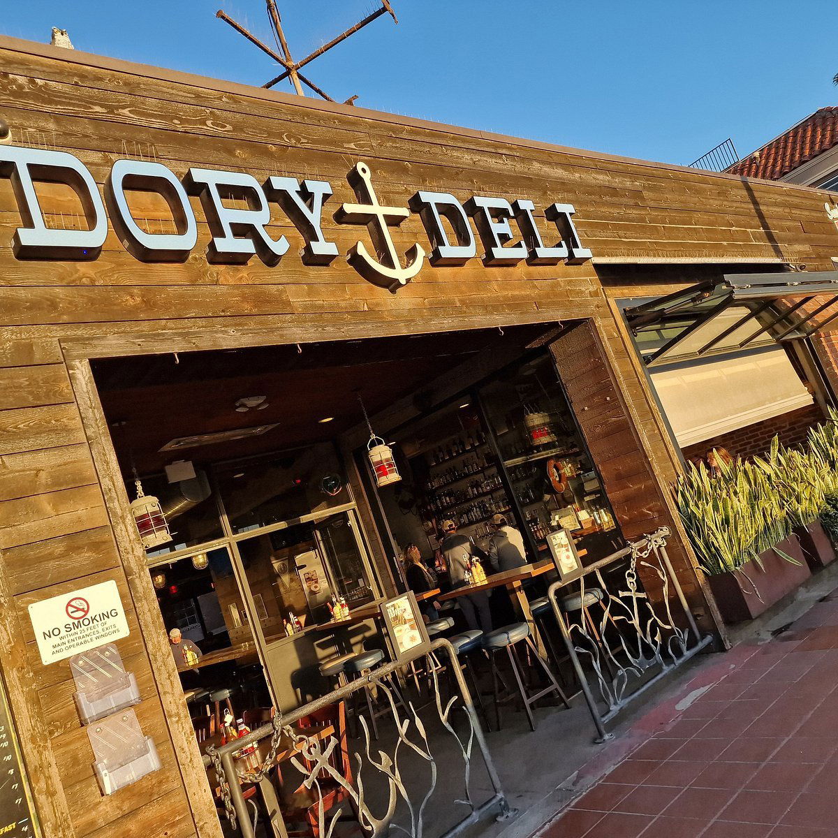 Dory Deli, Restaurant in Newport Beach
