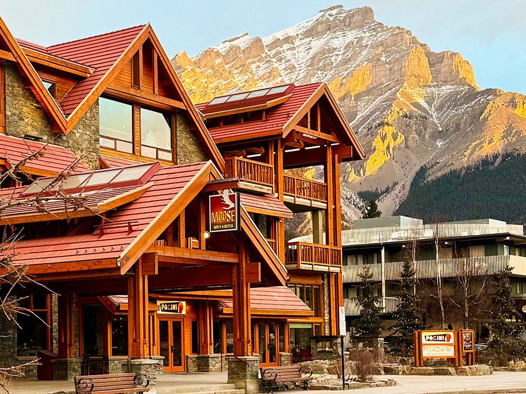 Pacini Banff, Restaurant in Banff