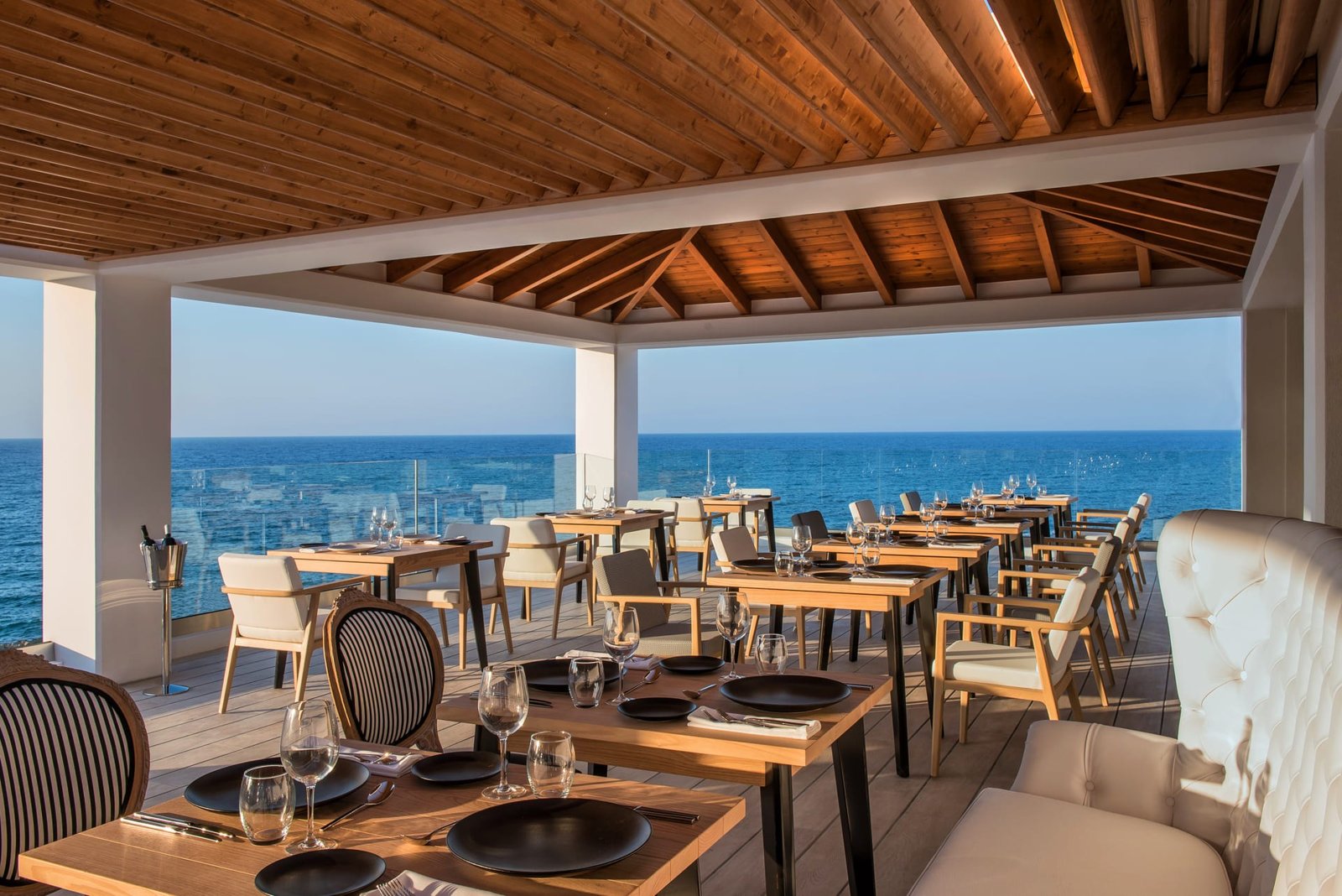 F-Zin Ivy League Restaurant