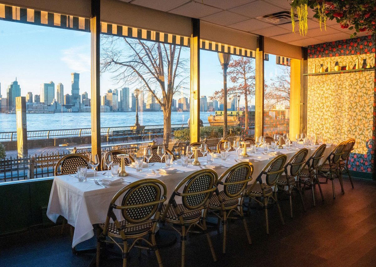 Mezze on the River restaurant in New York City, United States