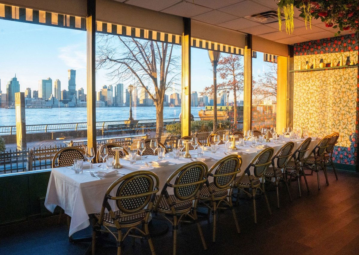 Mezze on the River, Restaurant in New York City