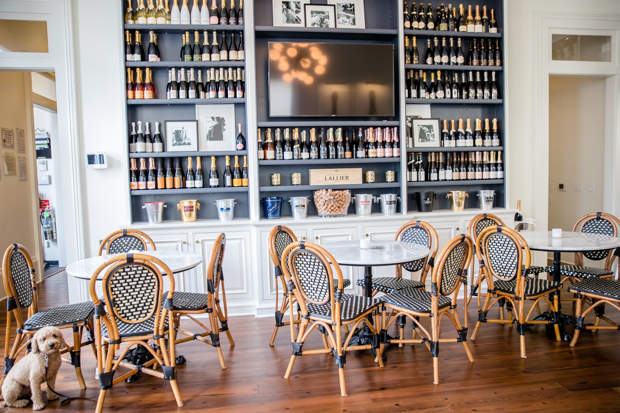 Effervescence bubbles & bites restaurant in New Orleans, United States