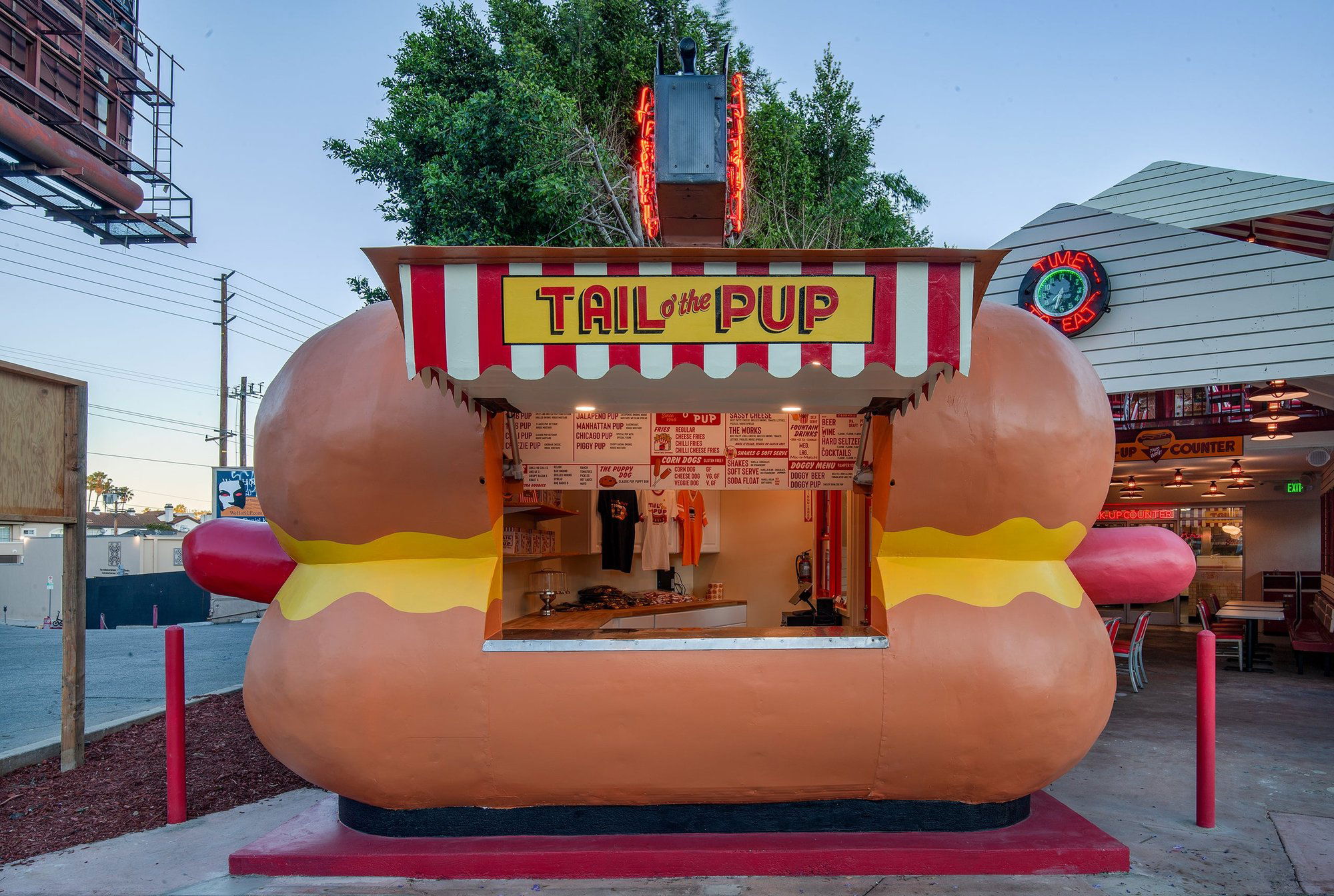 Tail O' the Pup, Restaurant in West Hollywood