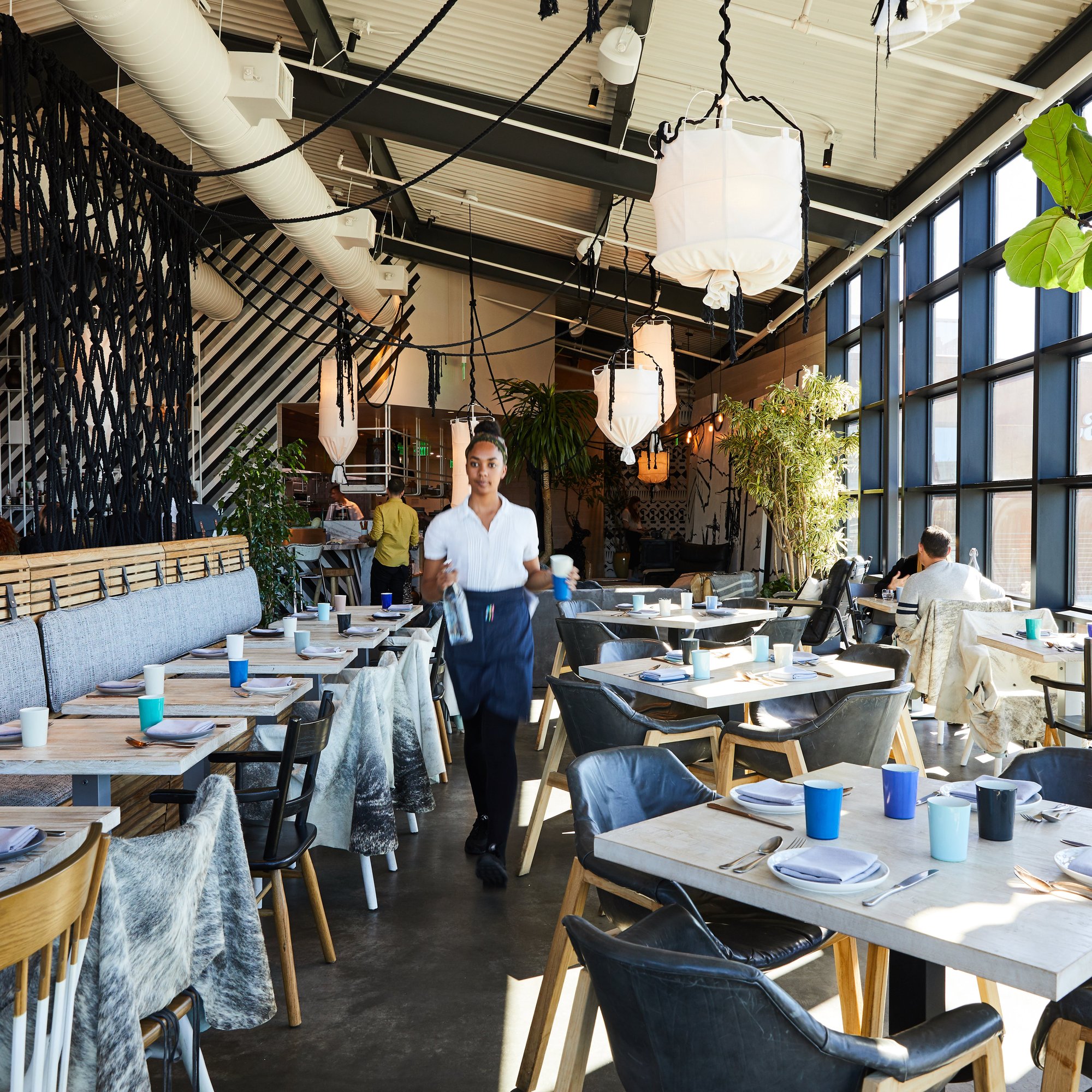 Platform restaurant in Culver City, United States