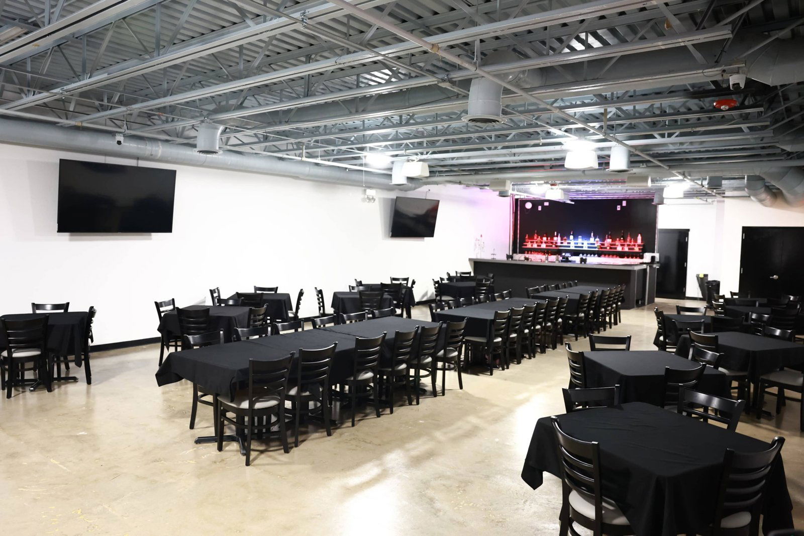 Revel Supper Club, Restaurant in Countryside