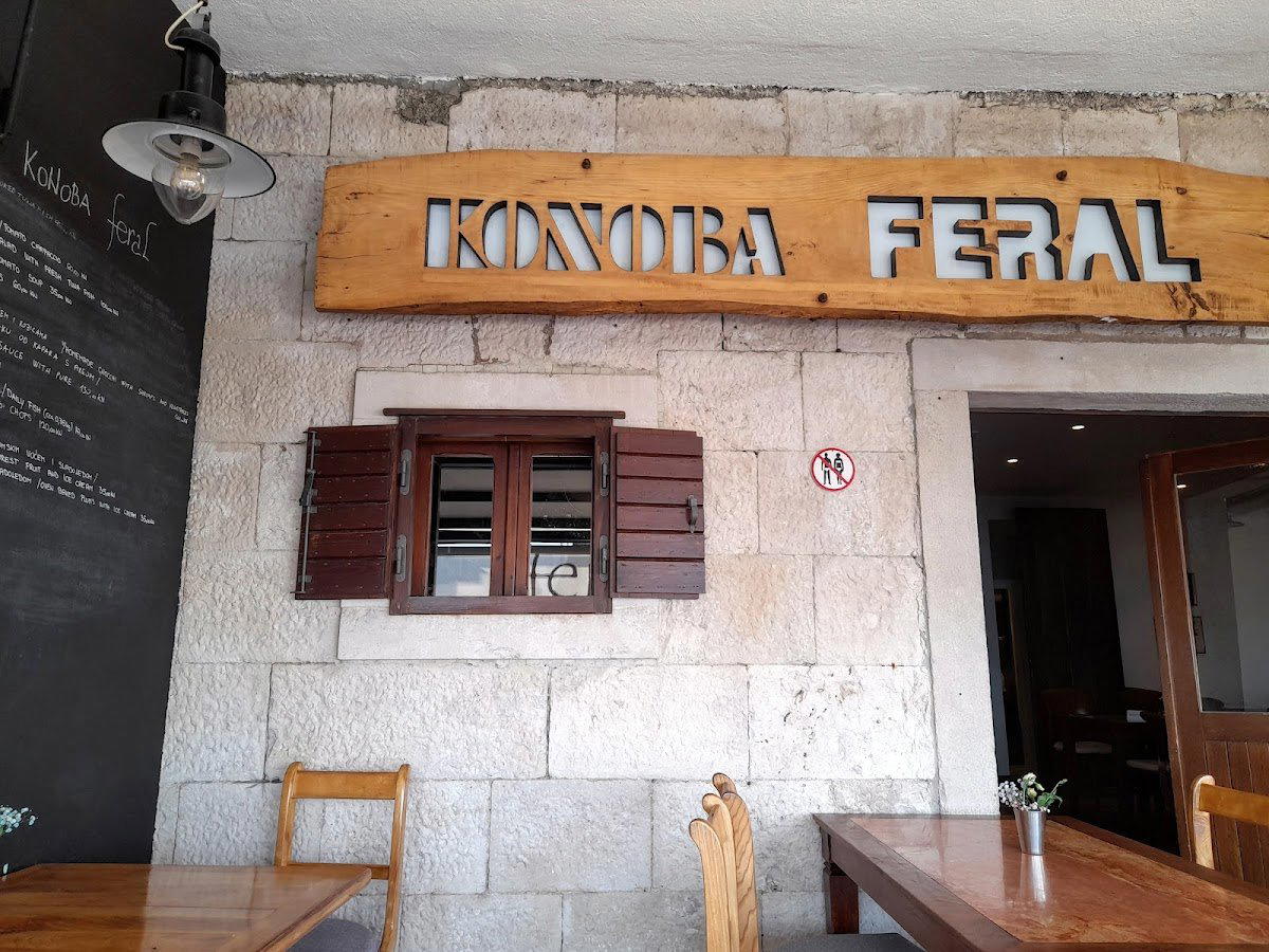 Konoba Feral restaurant in Brela